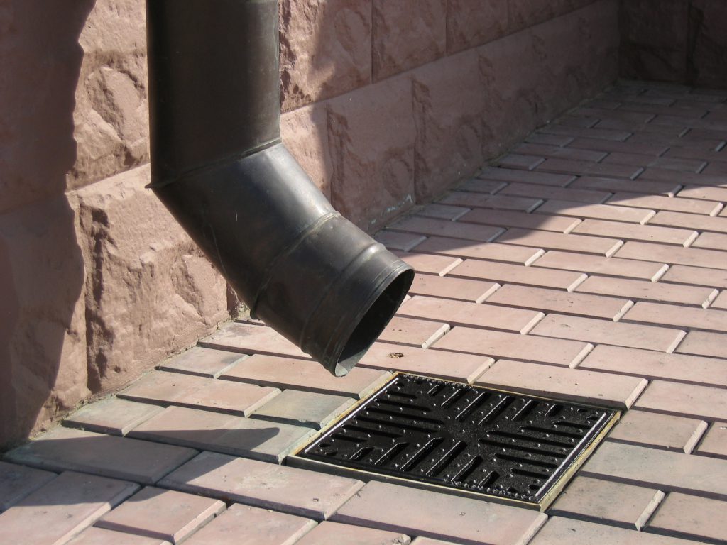 Ливневая канализация своими руками: устройство ливневки для дачи и частного дома