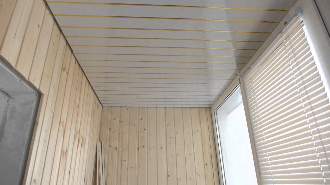 Как обшить потолок на балконе пластиковыми панелями?