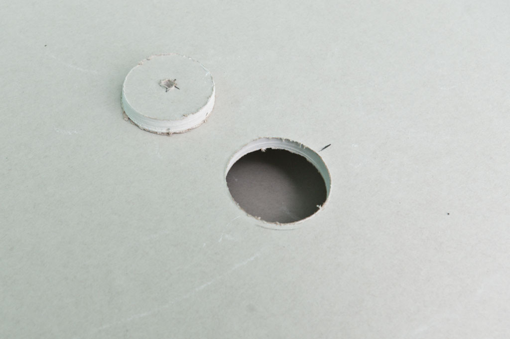 How-to-cut-circular-holes-in-drywall82
