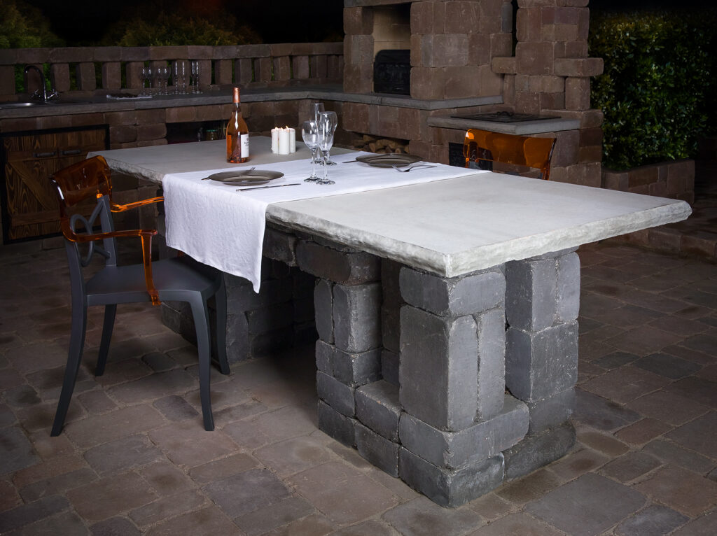 Каменный стол - это идеальный выбор, если вы хотите создать впечатляющую и эффектную конструкцию